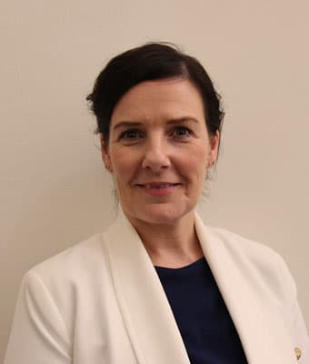 Official portrait of Catherine Callaghan
